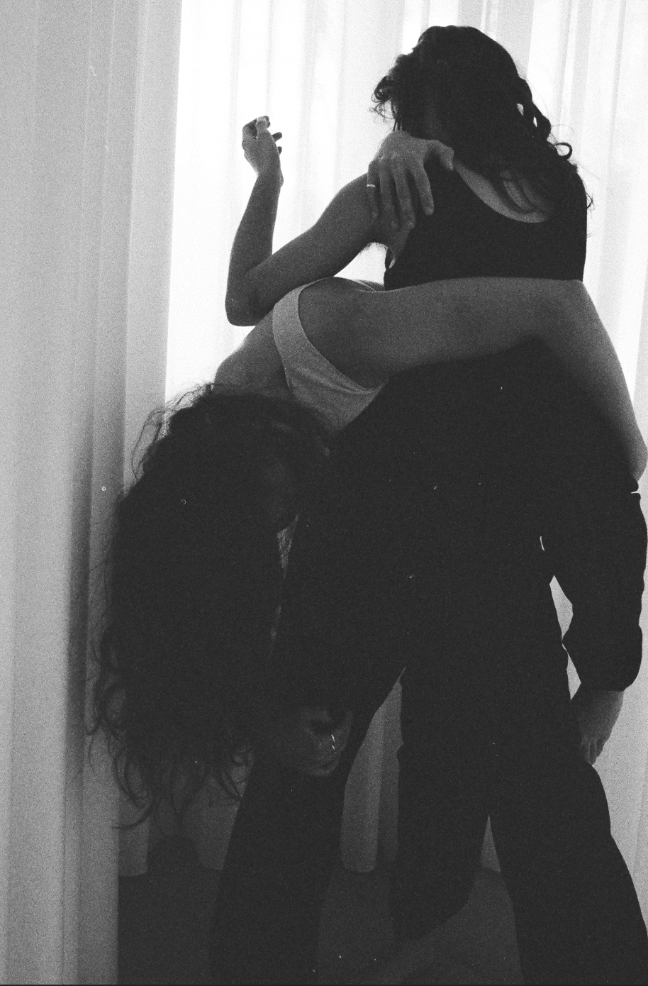 Tender Structures — two bodies intertwined